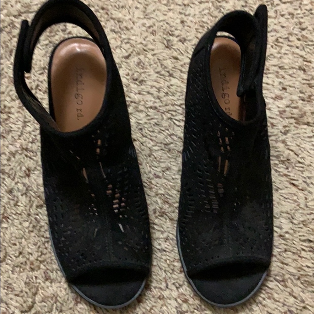 Black Indigo herl sandals